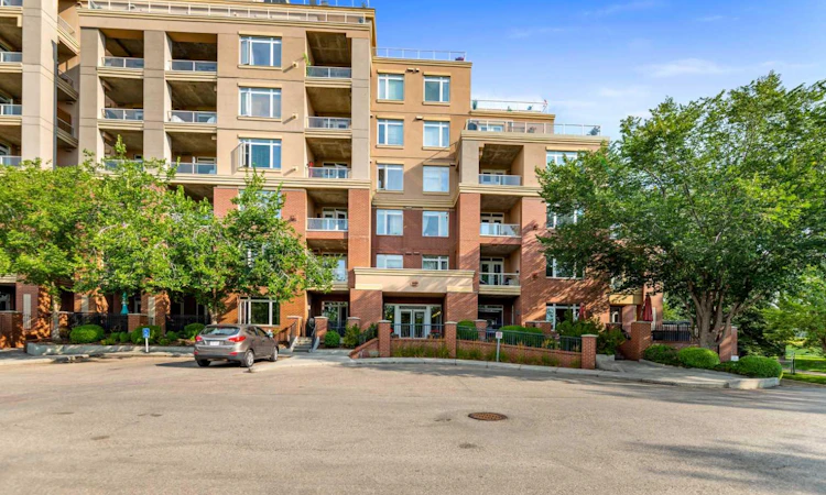3113-24 Hemlock Crescent SW
