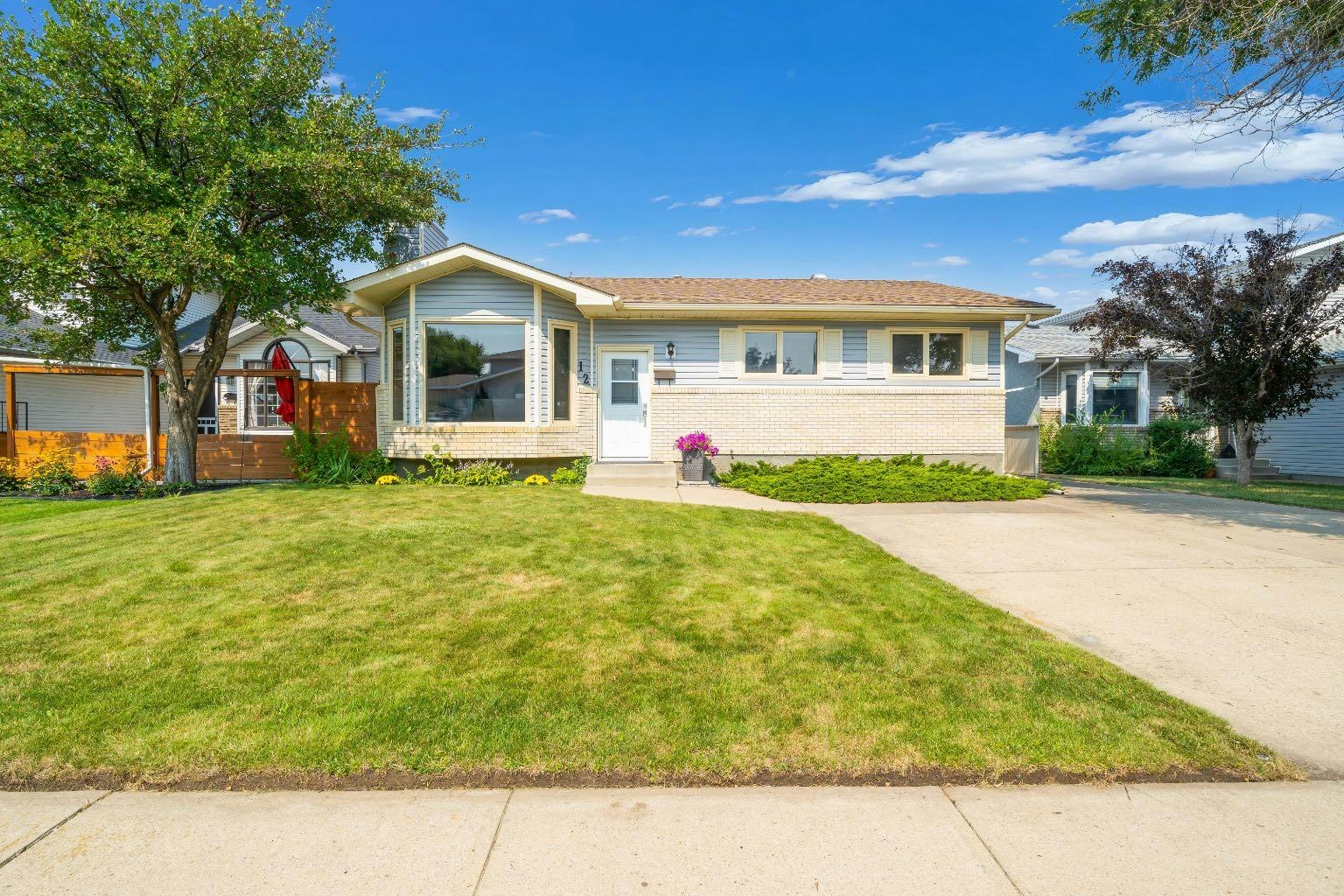 12 Swan Way SE, Medicine Hat, AB, T1B 4A7