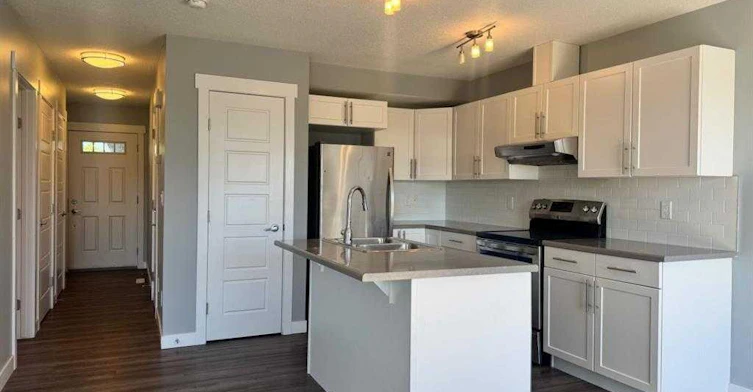 8453 101 Avenue, Grande Prairie, AB, T8X 0R1 - 2