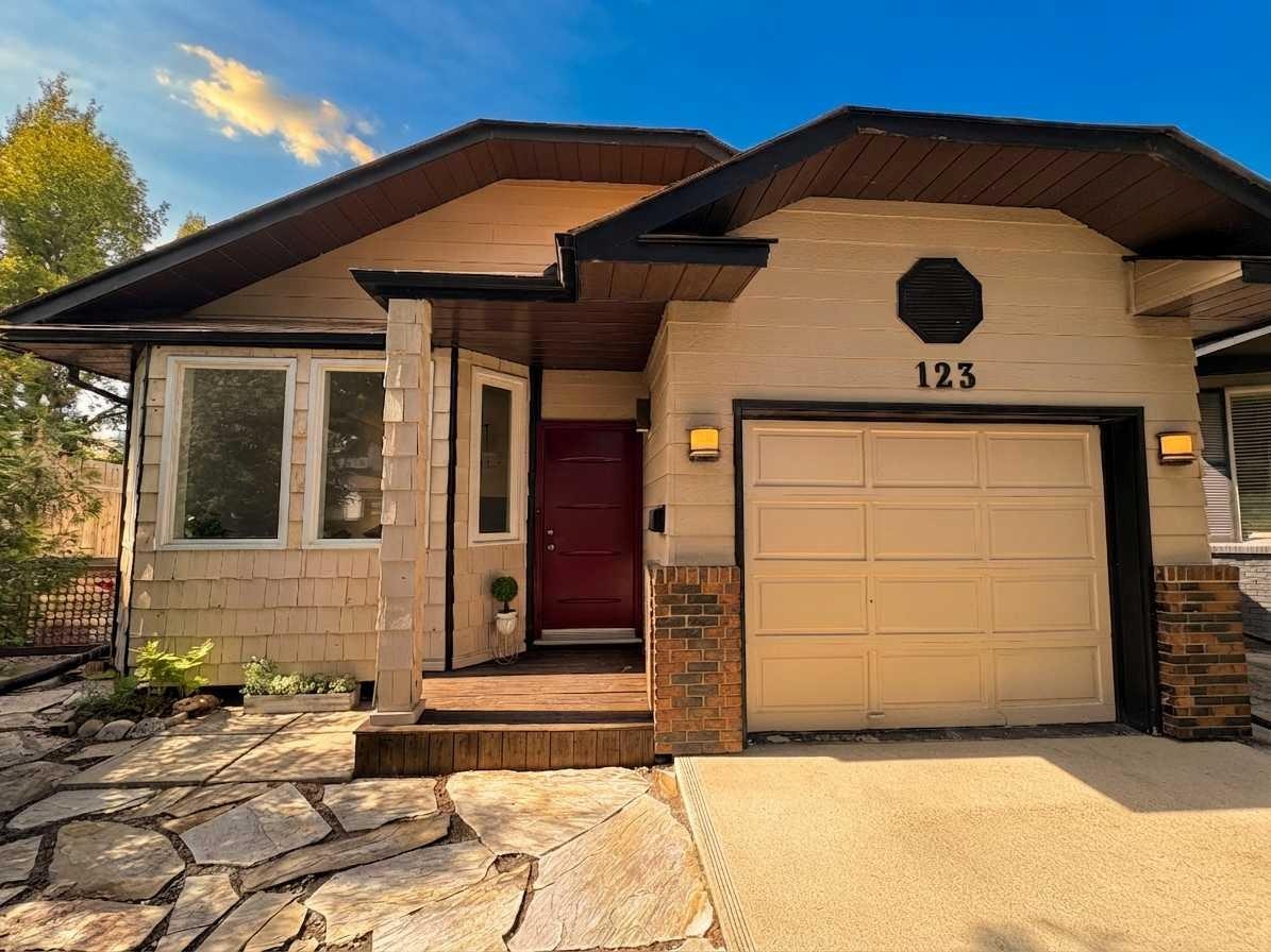 123 Sunmills Place SW, Calgary, AB, T2X 2R1
