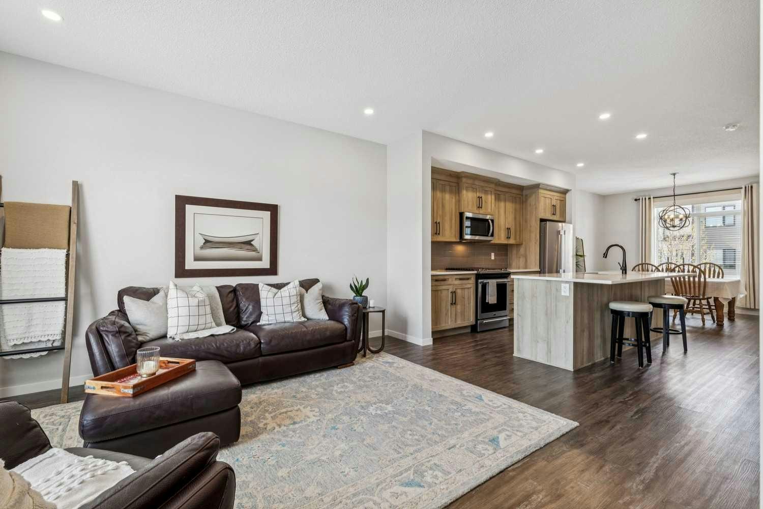 43 Willow Crescent, Okotoks, AB, T1S 5S1