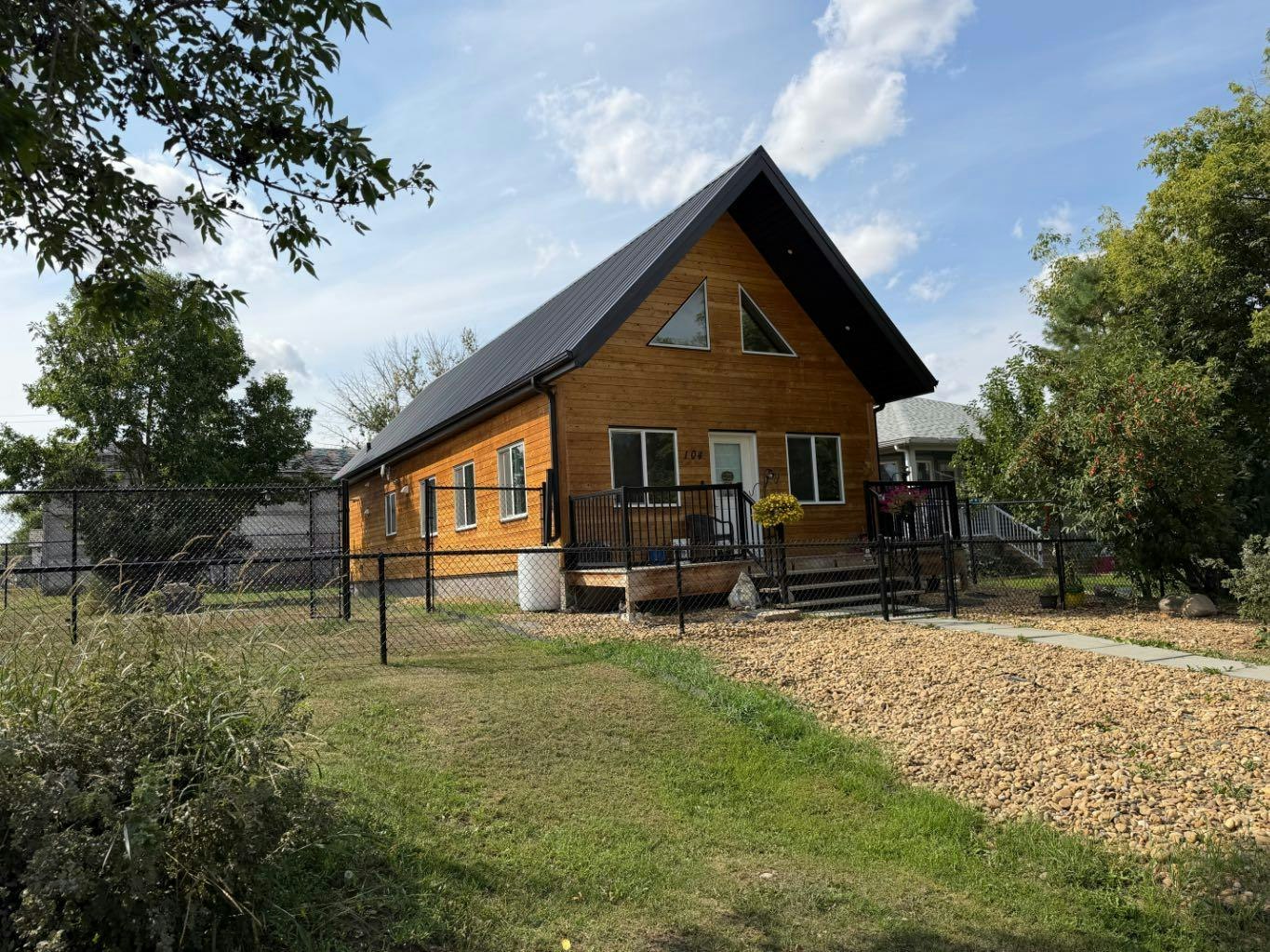 104 1 Street W, Rural Starland County, AB, T0J 2C0