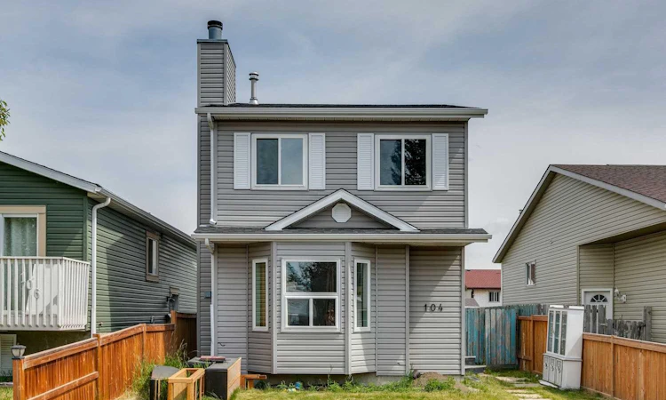 104 Falmere Way NE