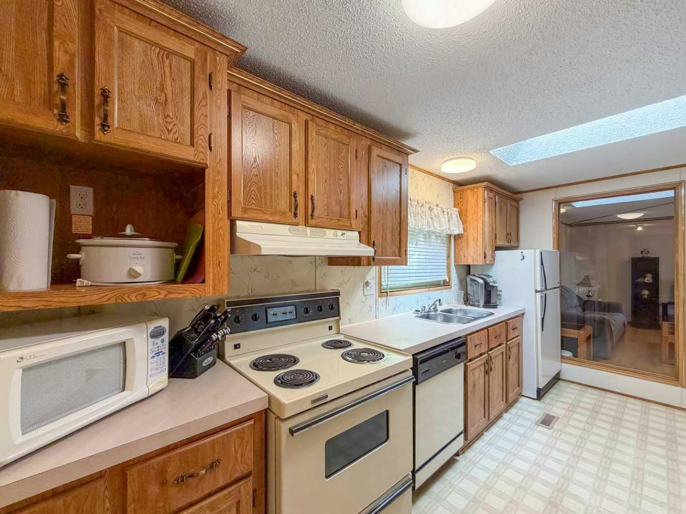 416 1 Street SW, Falher, AB, T0H 1M0 - 8