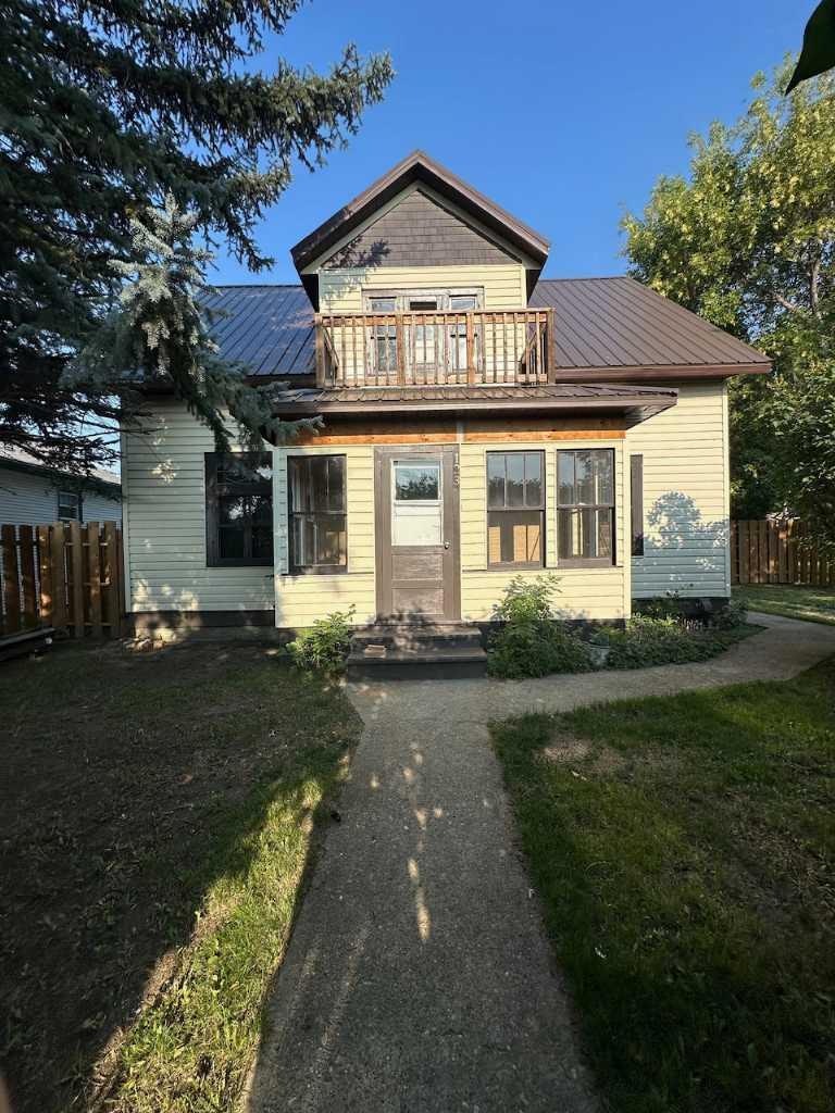 123 3 Street E, Brooks, AB, T1R 0C9