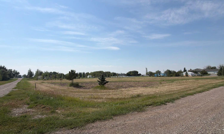 Lot 8 2 Avenue NW