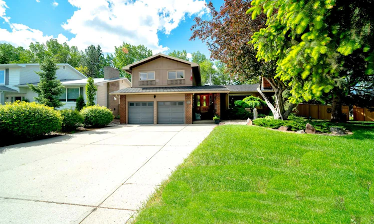 152 Mapleburn Drive SE