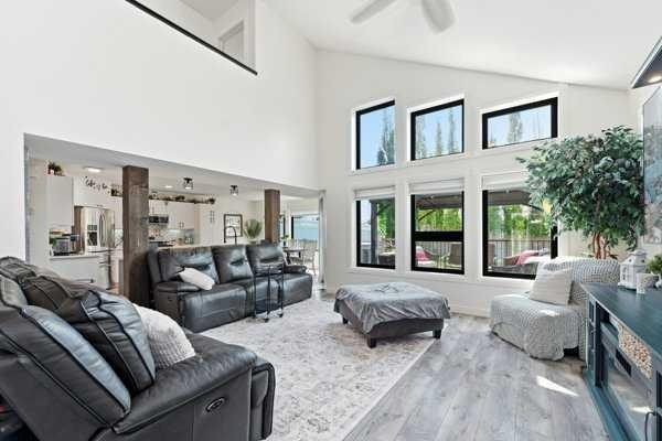 13 Assinger Avenue, Red Deer, AB, T4R 3L1