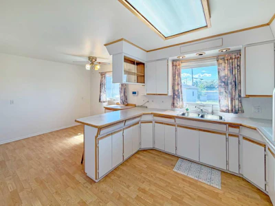 3 2 Avenue SW - 3