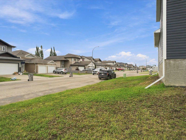 9401 88a Street, Grande Prairie, AB, T8X 0H2 - 23