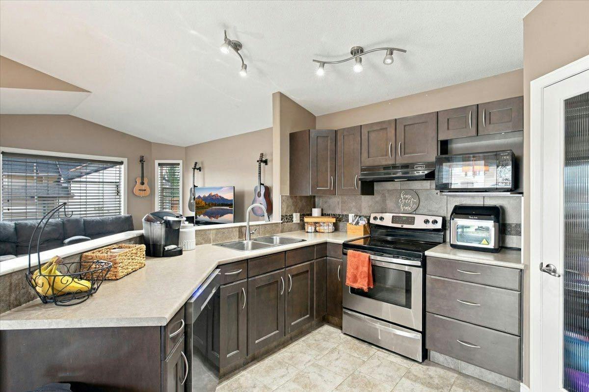 9401 88a Street, Grande Prairie, AB, T8X 0H2 - 11