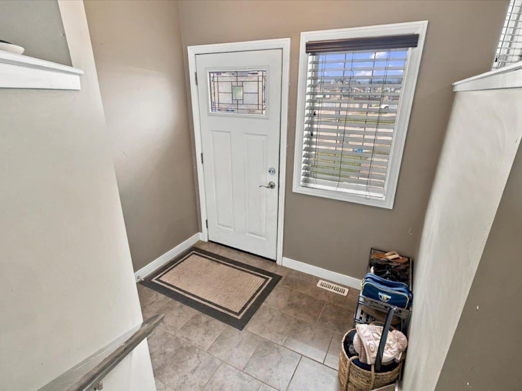 9401 88a Street, Grande Prairie, AB, T8X 0H2 - 4