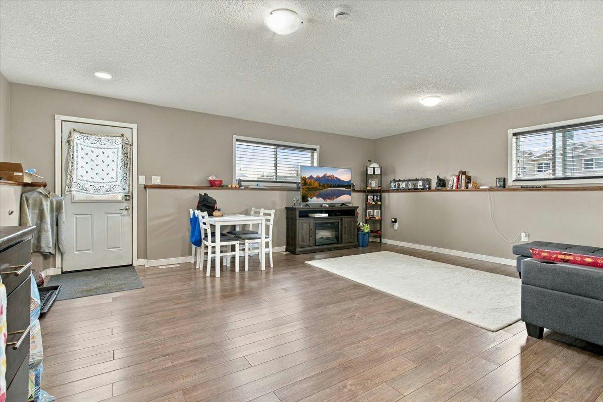9401 88a Street, Grande Prairie, AB, T8X 0H2 - 25