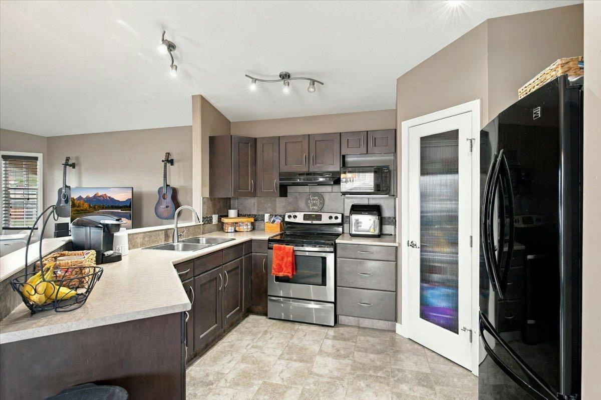 9401 88a Street, Grande Prairie, AB, T8X 0H2 - 10