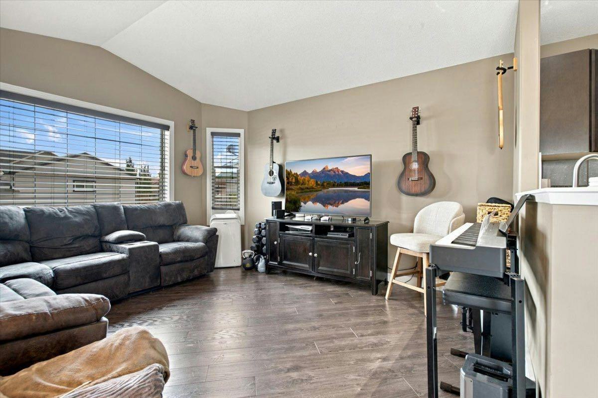 9401 88a Street, Grande Prairie, AB, T8X 0H2 - 7