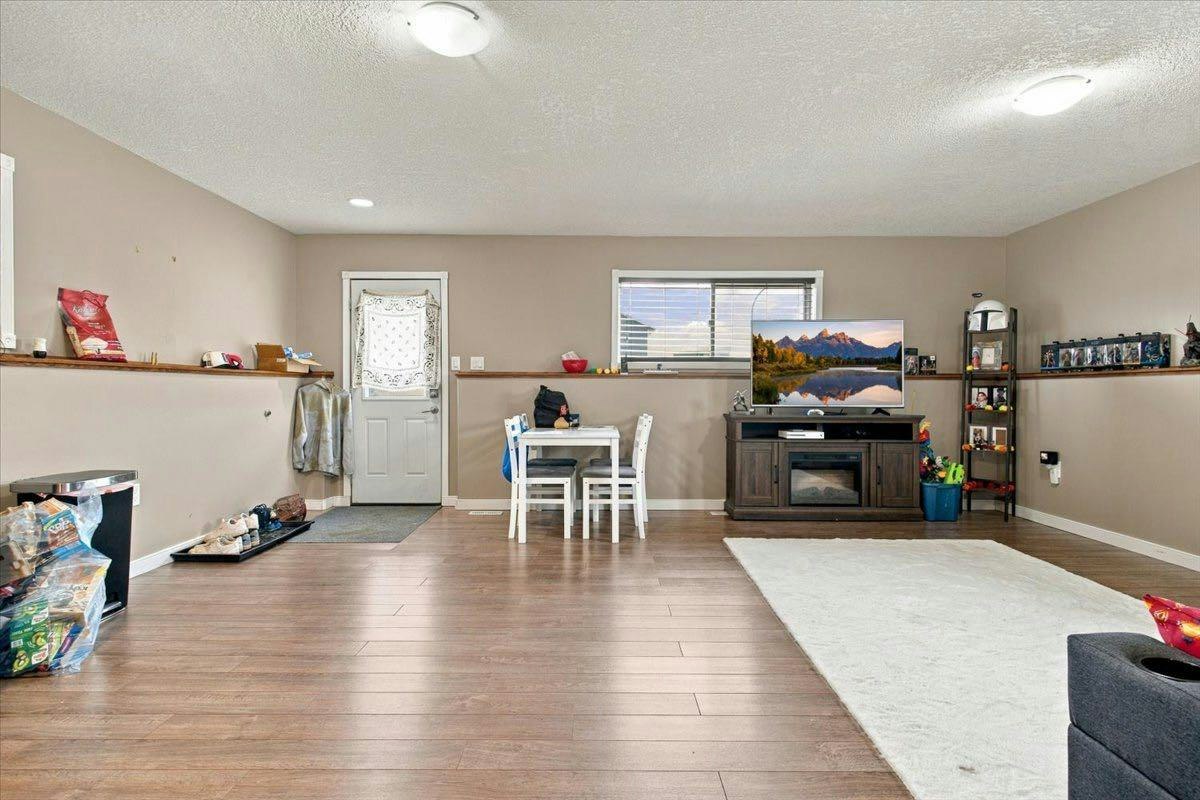 9401 88a Street, Grande Prairie, AB, T8X 0H2 - 26
