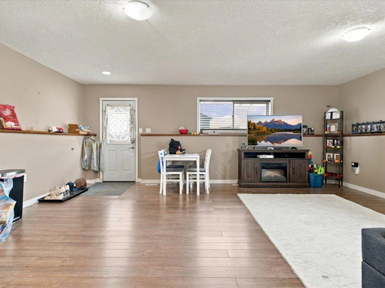9401 88a Street, Grande Prairie, AB, T8X 0H2 - 26