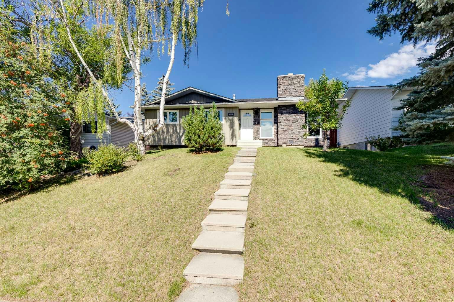 1307 56 Avenue NW, Calgary, AB, T2K 5M2
