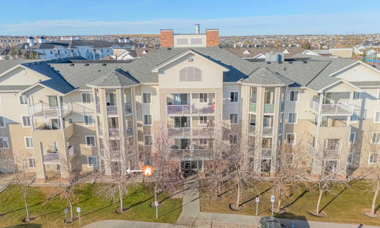 105-17 Country Village Bay NE