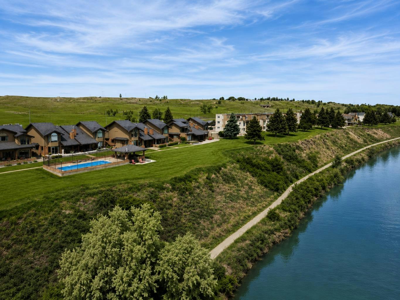 112-1051 3 Street NW, Medicine Hat, AB, T1A 7Y4