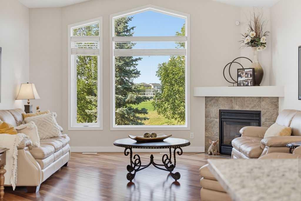 111 Invermere Close, Chestermere, AB, T1X 1L3