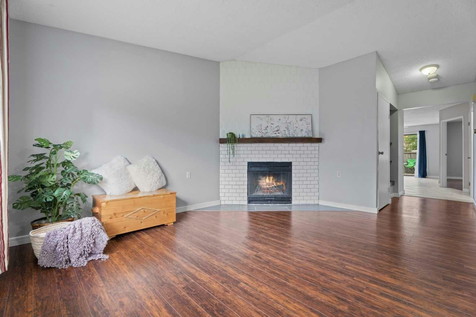 16-7172 Coach Hill Road SW, Calgary, AB, T3H 1C8