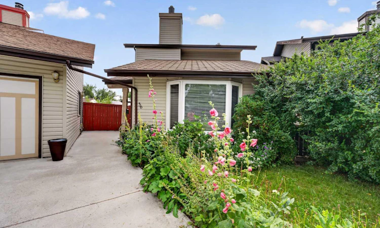 36 Templegreen Bay NE