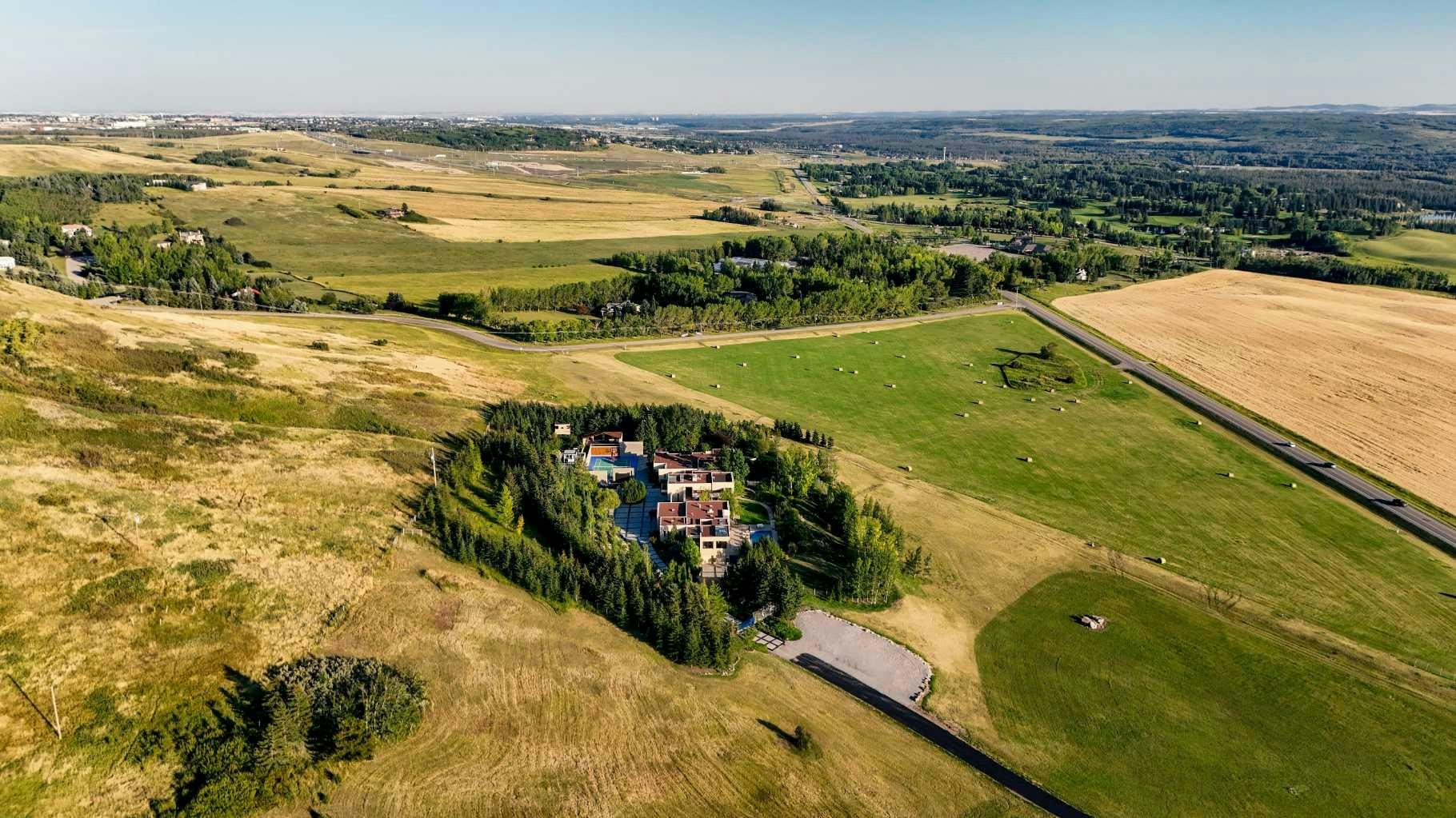 25102 Lower Springbank Road, Rural Rocky View County, AB, T3Z 3J9