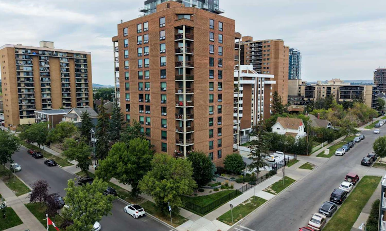 220-1304 15 Avenue SW