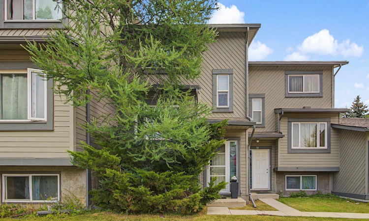 52-12 Templewood Drive NE