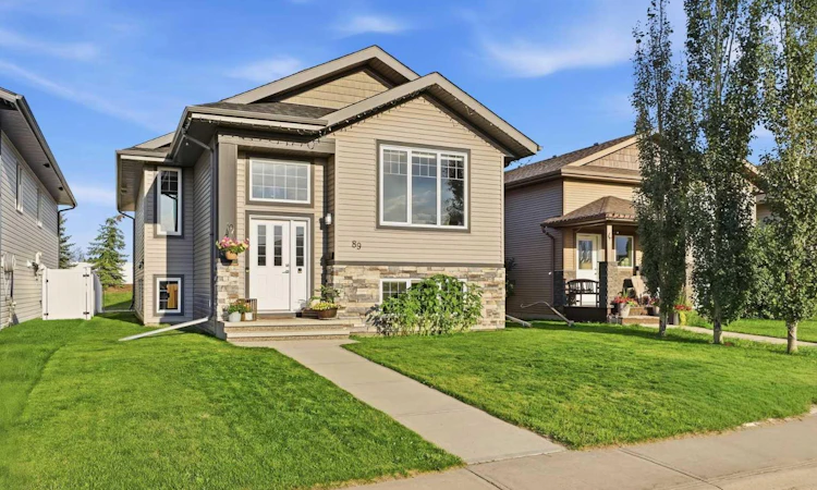 89 Aztec Crescent