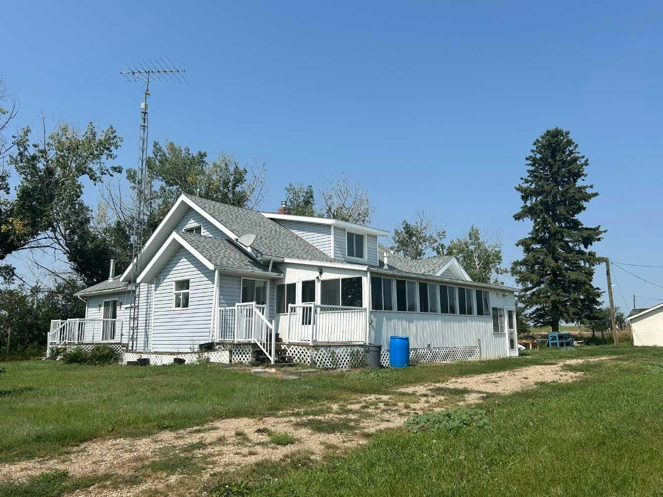225074 583 Highway, Rural Mountain View County, AB, T0M 2A0