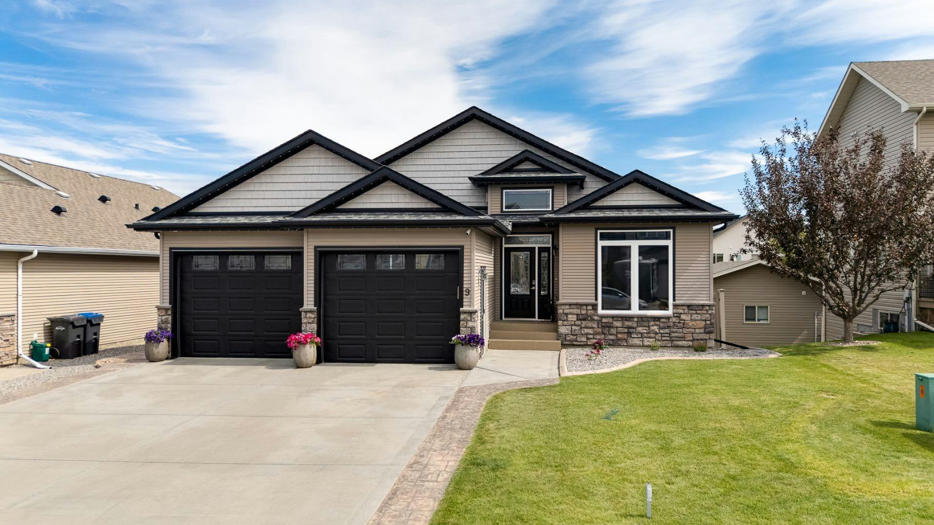 9 Liberty Place, Sylvan Lake, AB, T4S 0A2