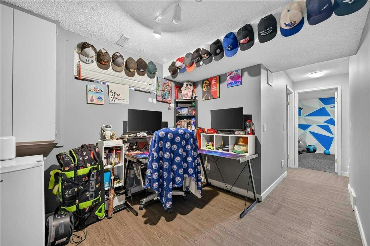 95 Hidden Point NW, Calgary, AB, T3A 5P5 - 28