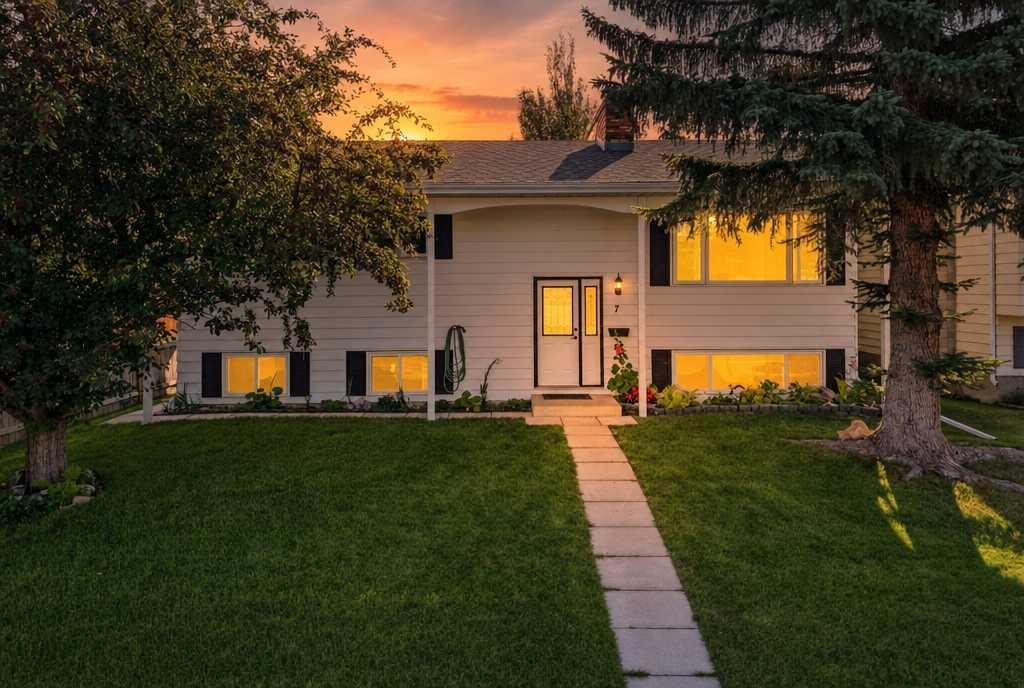7 Halman Crescent, Red Deer, AB, T4N 6J9
