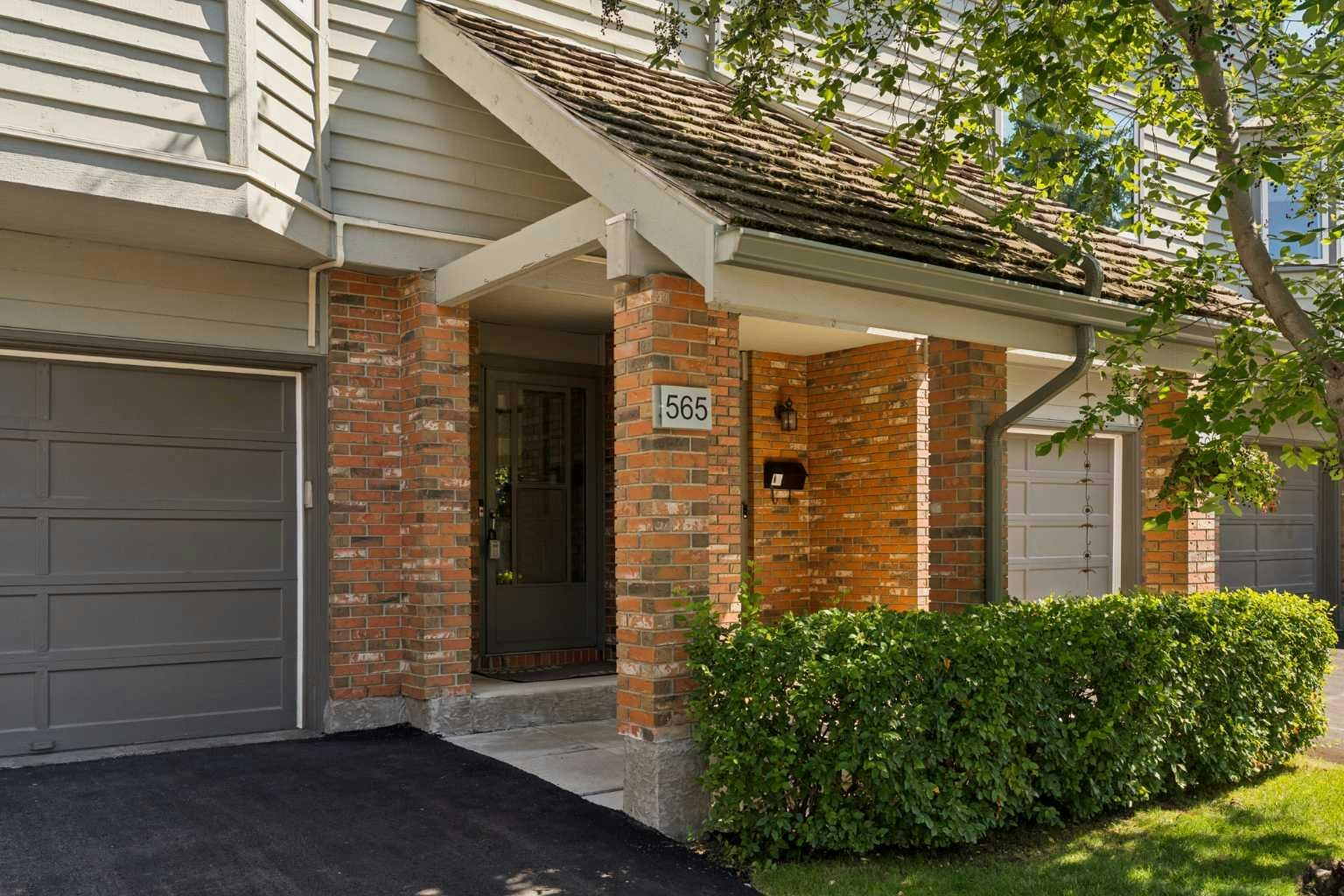 565 Point Mckay Grove NW, Calgary, AB, T3B 5C4