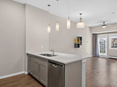 419-30 Mahogany Mews SE - 2