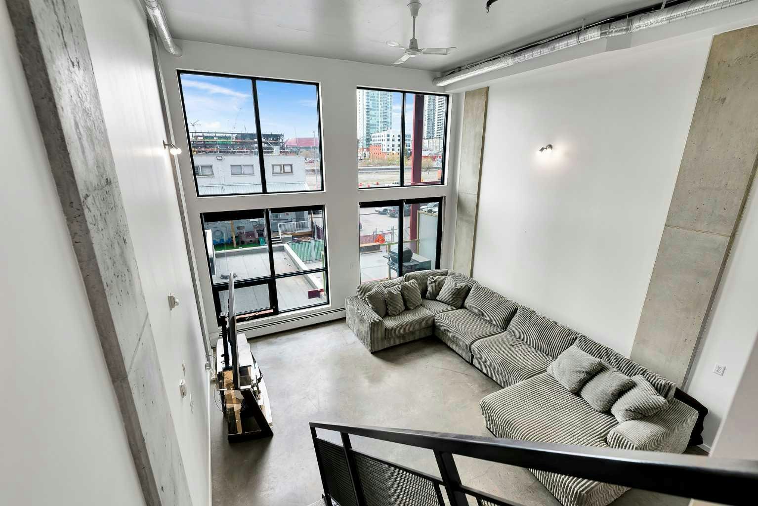 216-535 8 Avenue SE, Calgary, AB, T2G 5S9