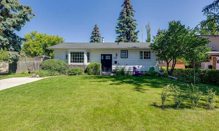 109 Selkirk Boulevard