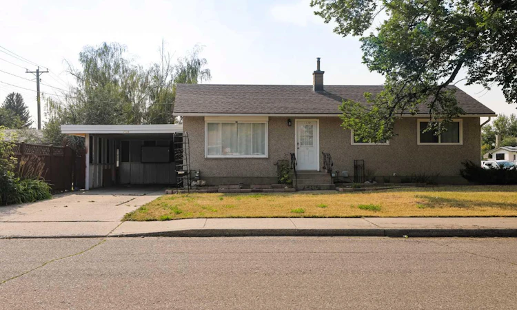 1110 19 Street N