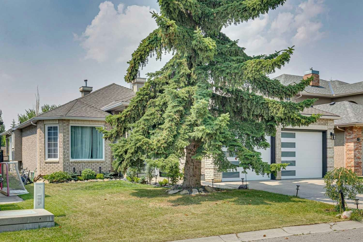 6991 Christie Briar Manor SW, Calgary, AB, T3H 2R3