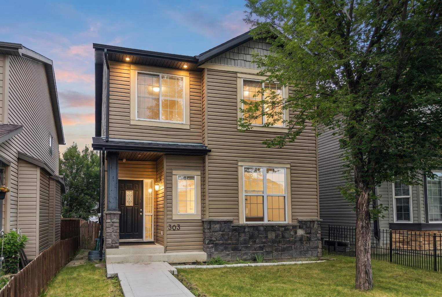 303 Saddlebrook Way NE, Calgary, AB, T3J 0B4