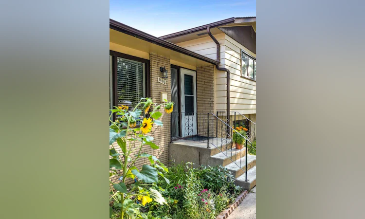 1406 26 Street SE