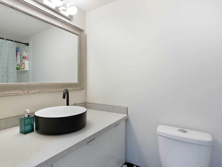 3222/3224 14 Street NW, Calgary, AB, T2K 1H8 - 16