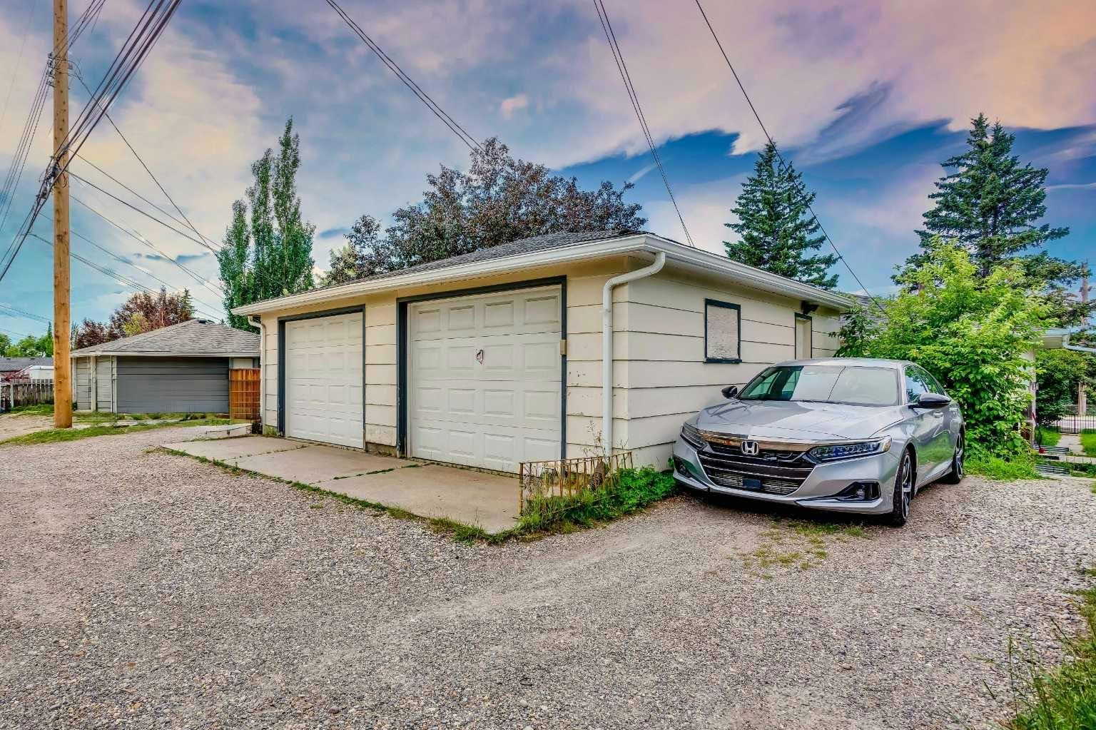 3222/3224 14 Street NW, Calgary, AB, T2K 1H8 - 22