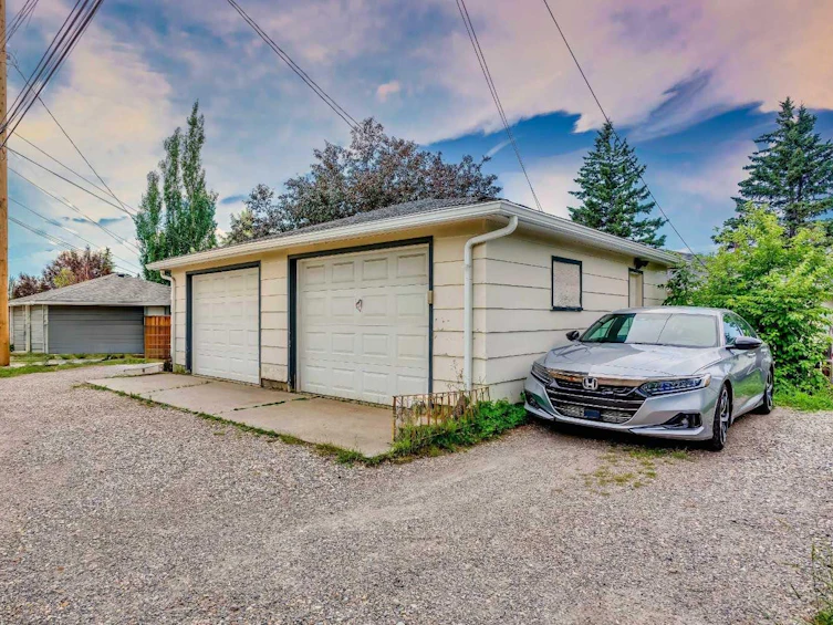 3222/3224 14 Street NW, Calgary, AB, T2K 1H8 - 22