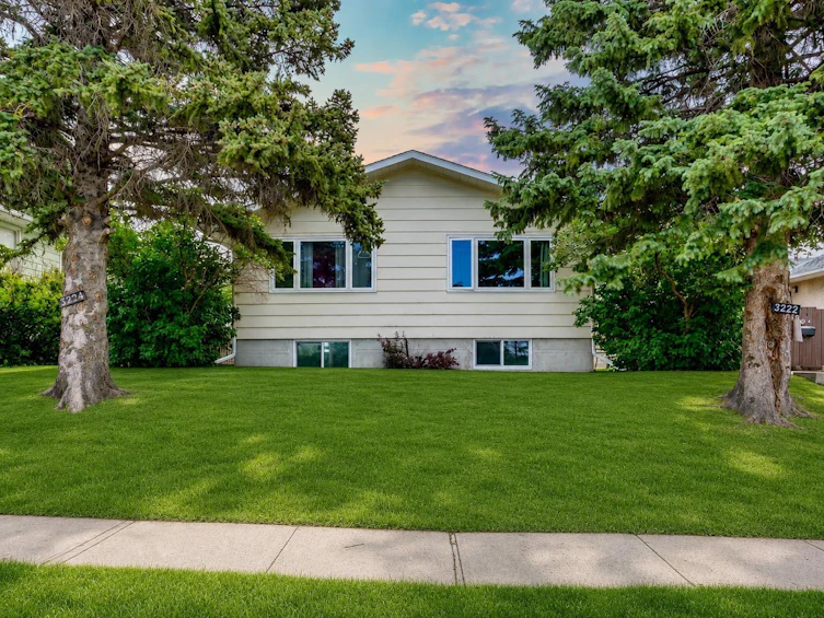 3222/3224 14 Street NW, Calgary, AB, T2K 1H8