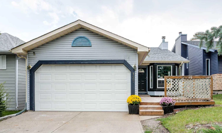 127 Shawinigan Drive SW