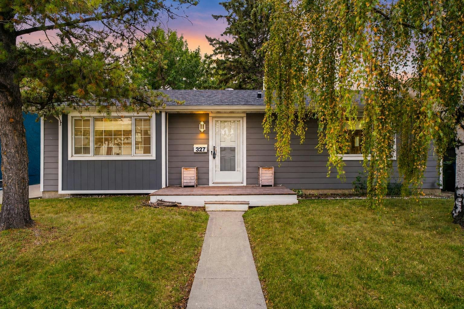 327 Lynnview Way SE, Calgary, AB, T2C 1T7