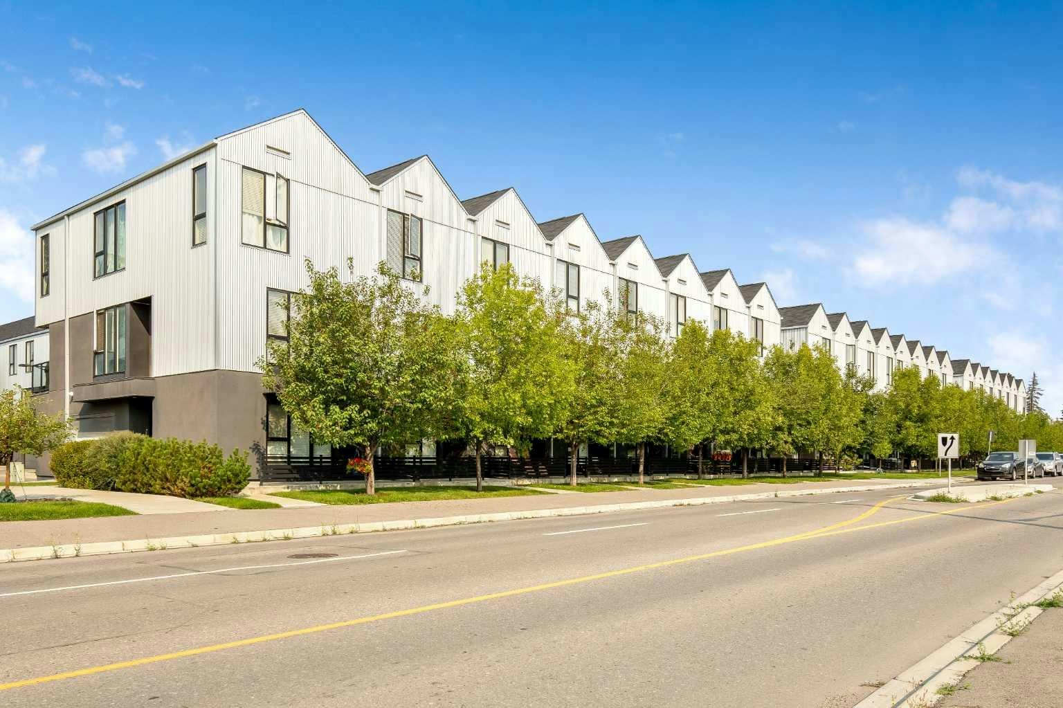 3529 69 Street NW, Calgary, AB, T3B 6E8